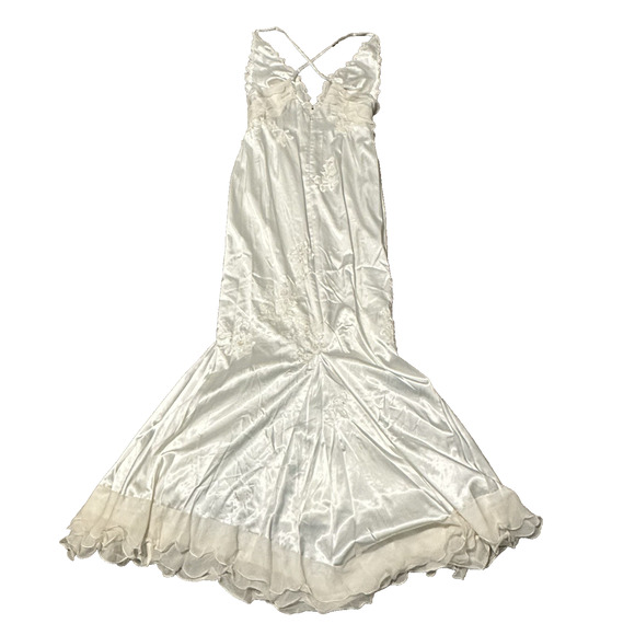 Mandalay Gown 6 Maxi Mermaid V-Neck Ruffle Satin White NWT Bridal Fairy - Picture 2 of 9